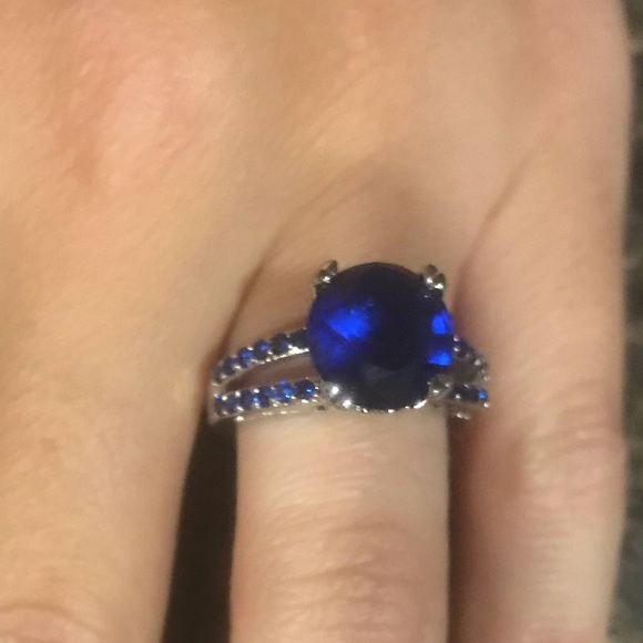 Jewelry - Stunning Blue Wedding / Engagement Ring
